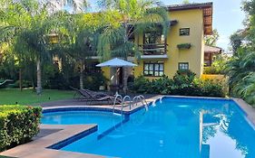 Villa do Cajueiro Imbassaí by La Vem Férias
